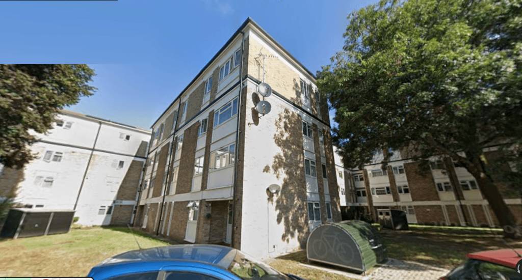 2 bed flat to rent Cole Gardens, Hounslow TW5