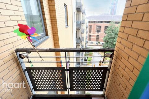 undefined, Aspect, Leeds