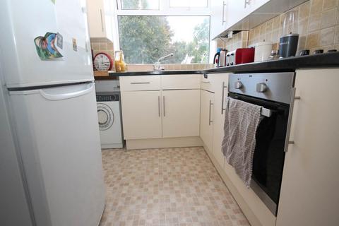 2 bedroom flat to rent, Oak Avenue , Christchurch , Dorset