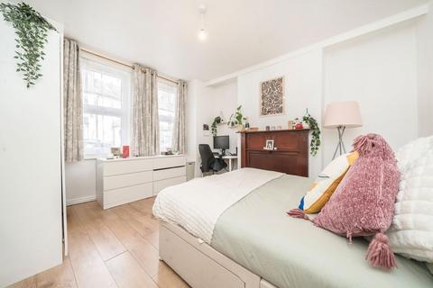 4 bedroom terraced house to rent, Oxford Gardens, London W4