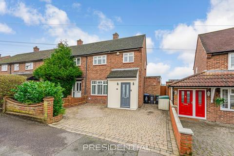2 bedroom end of terrace house for sale, Honeycroft, Loughton IG10
