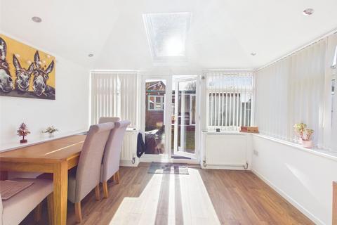 2 bedroom semi-detached house for sale, Northleach Close, Worcester, Worcestershire, WR4