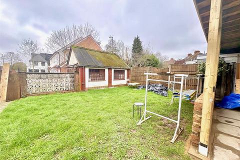3 bedroom detached house to rent, Acton