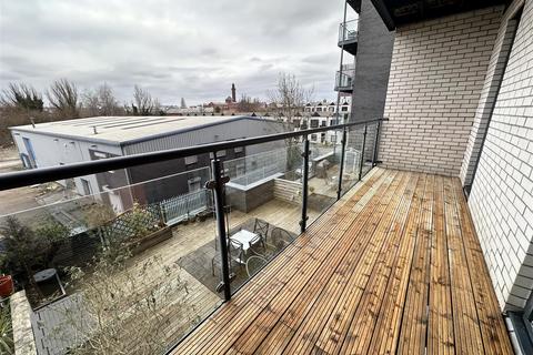 2 bedroom apartment to rent, Springfield Court, Dean Road, Salford
