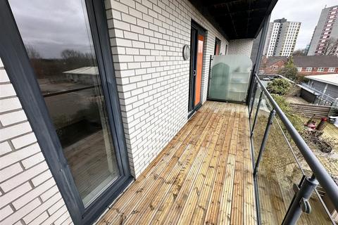 2 bedroom apartment to rent, Springfield Court, Dean Road, Salford