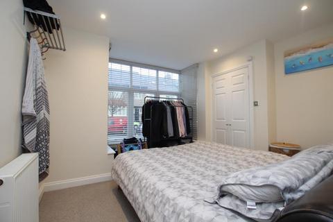 undefined, Longmead Avenue, Bristol BS7