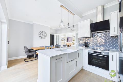 undefined, Beautiful 3 Bedroom Home in Sought After Upper Gillingham Conservation  Area.