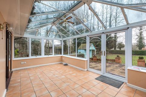4 bedroom detached bungalow for sale, Detached Bungalow in Little Dunham