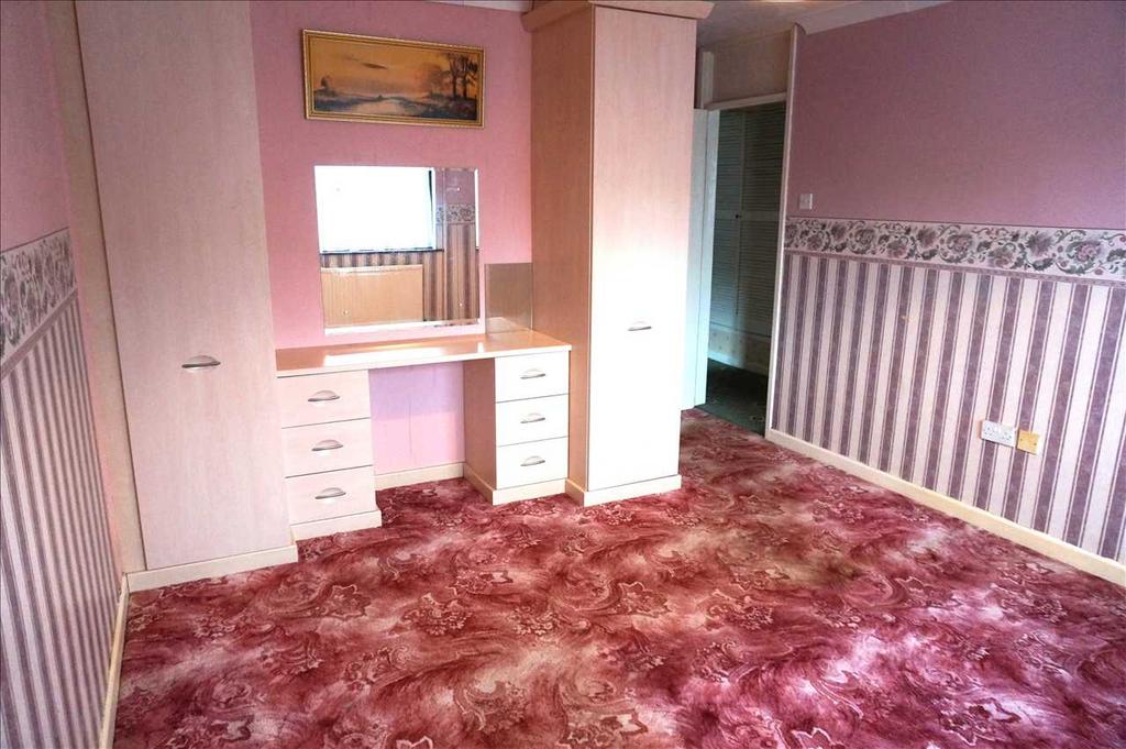 Back bedroom 2 :
