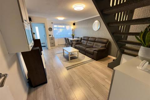 2 bedroom terraced house for sale, Finch Gardens, North Bersted