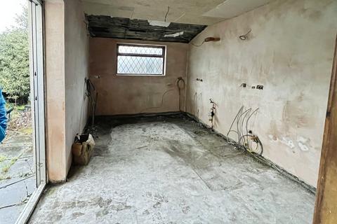 undefined, Leeds Road, Batley WF17