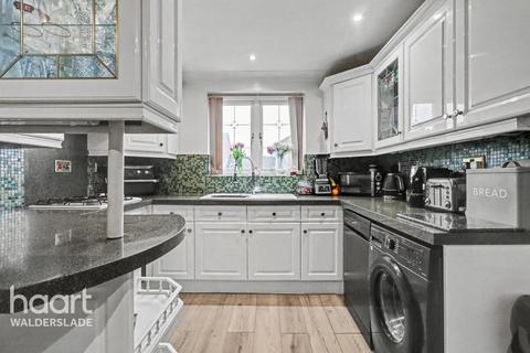 3 bedroom link detached house for sale, Wiltshire Close, Chatham
