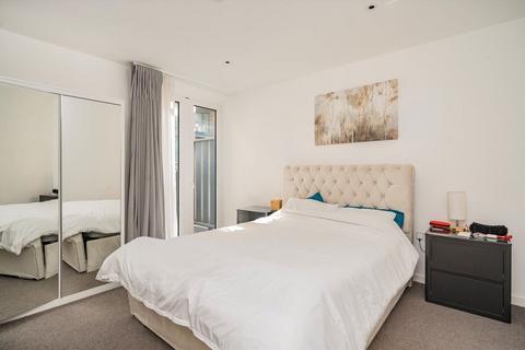undefined, Cendal Crescent, London E1