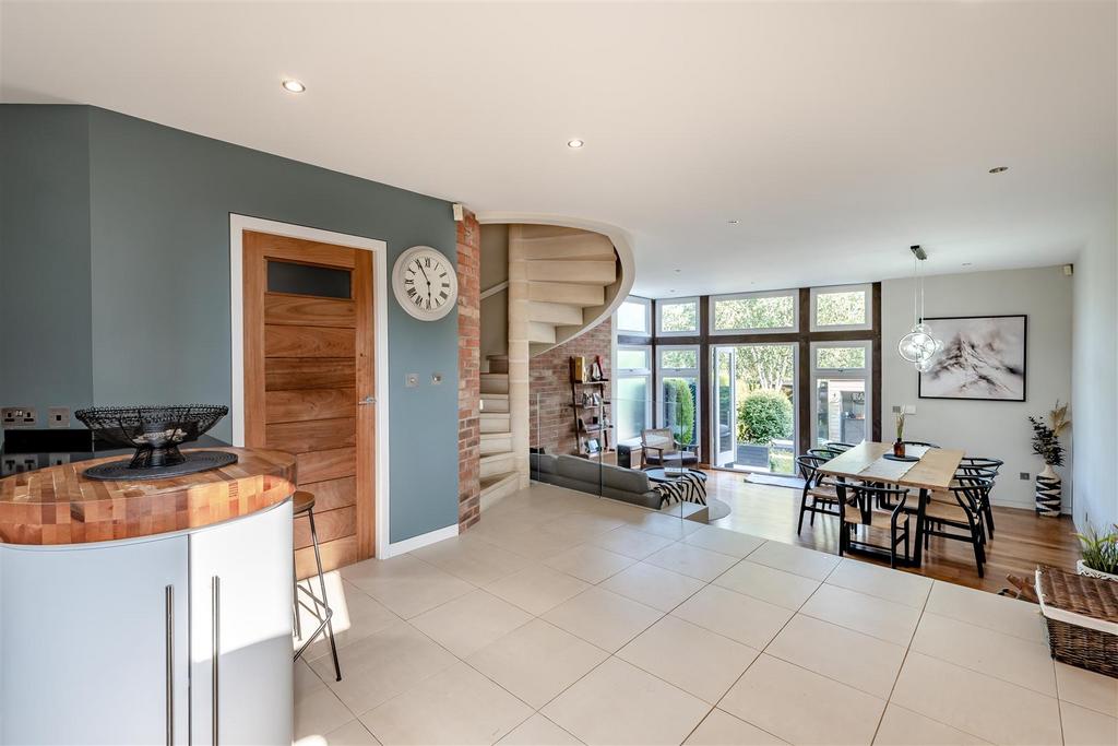 8652520-interior31.jpg