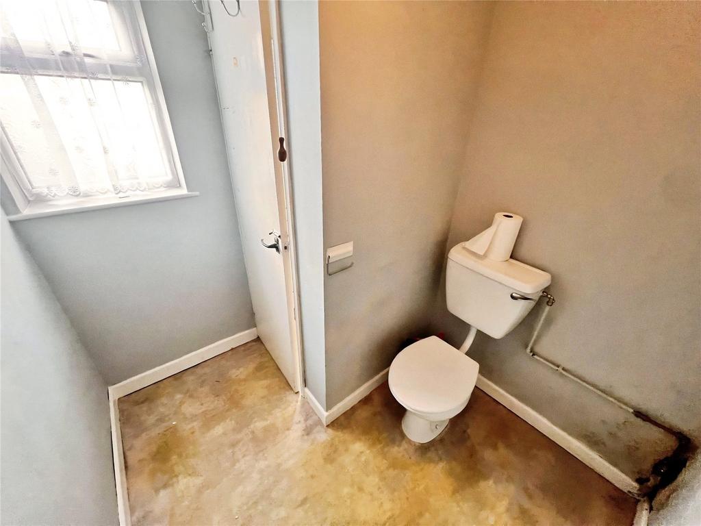 Utility Room WC