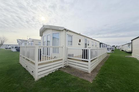 3 bedroom chalet for sale, St. Johns Road, Whitstable