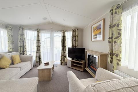 3 bedroom chalet for sale, St. Johns Road, Whitstable