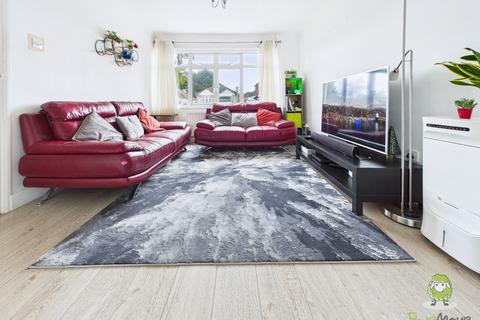 3 bedroom end of terrace house for sale, Larger than expected plot with ample parking - Lower Woodlands Road