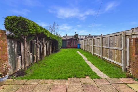 3 bedroom terraced house for sale, Seaton Road, Hessle