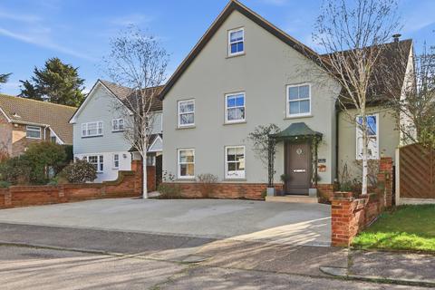 5 bedroom detached house for sale, Penn Close, Orsett RM16