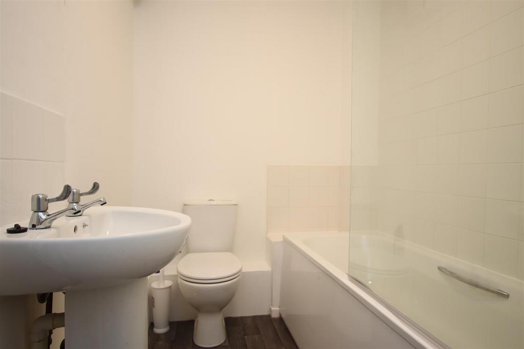 Bathroom.JPG