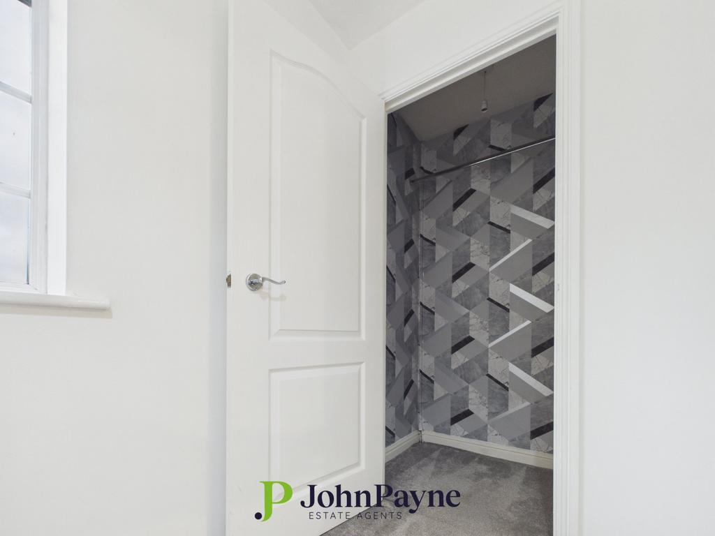 Bed One Walk-In
