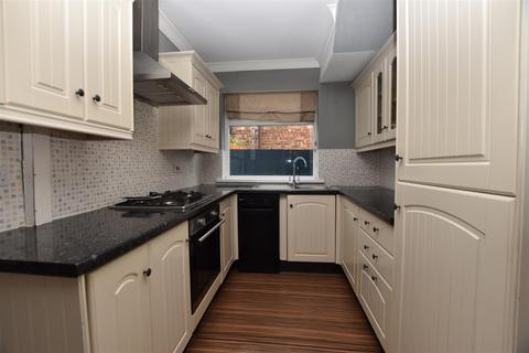 3 bedroom semi-detached house for sale, Sunningdale Road, Hessle
