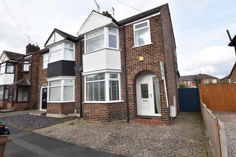 3 bedroom semi-detached house for sale, Sunningdale Road, Hessle