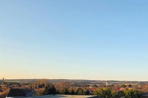1 bedroom flat for sale, Strand Parade, Goring-By-Sea, BN12 6FQ