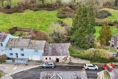Land for sale, Ysgubor Y Wennol, High Street, Llansteffan, Caerfyrddin, Sir Gar, SA33 5JG