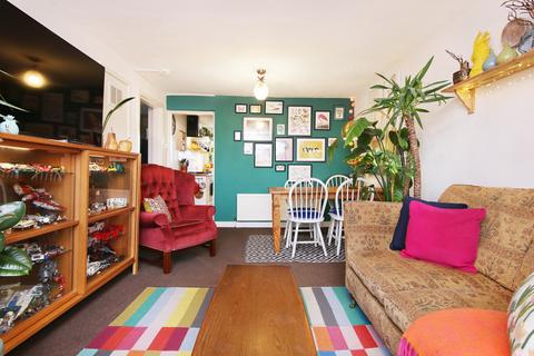 2 bedroom flat for sale, 5/5 Oxgangs Crescent, Edinburgh, EH13 9HQ