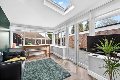 undefined, Staplehurst, Bracknell, Berkshire, RG12