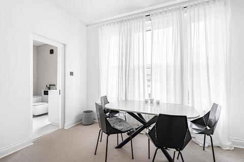 2 bedroom flat for sale, Argyle Road, West Ealing, W13