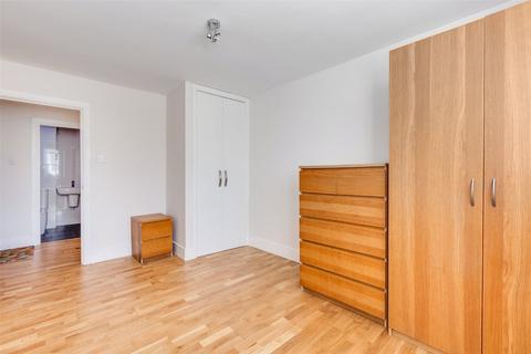 2 bedroom apartment for sale, Bolingbroke Grove, SW11