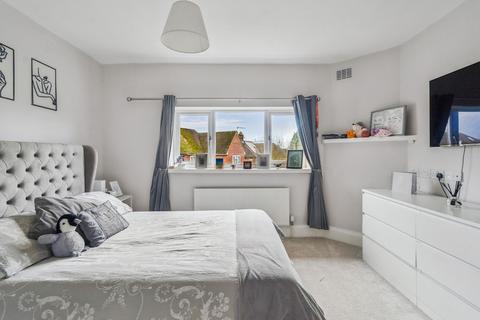 2 bedroom semi-detached house for sale, Meadow Lane, Beaconsfield, HP9