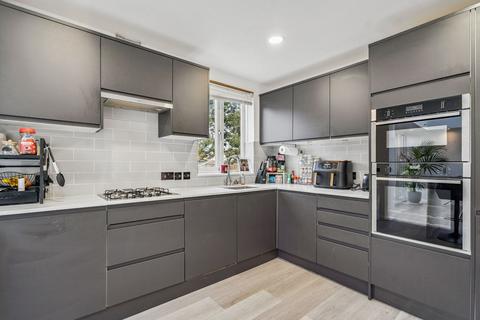 2 bedroom semi-detached house for sale, Meadow Lane, Beaconsfield, HP9