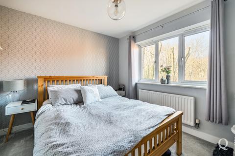 2 bedroom end of terrace house for sale, Emerald Crescent, Sittingbourne, Kent, ME10