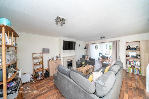 3 bedroom semi-detached house for sale, Field Close, Walsall WS4