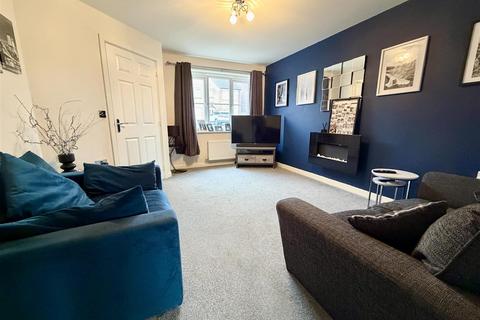 3 bedroom townhouse for sale, Orchid Close, Kippax, Leeds