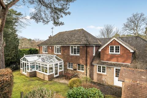 5 bedroom detached house for sale, Chestnut Close, Storrington, RH20