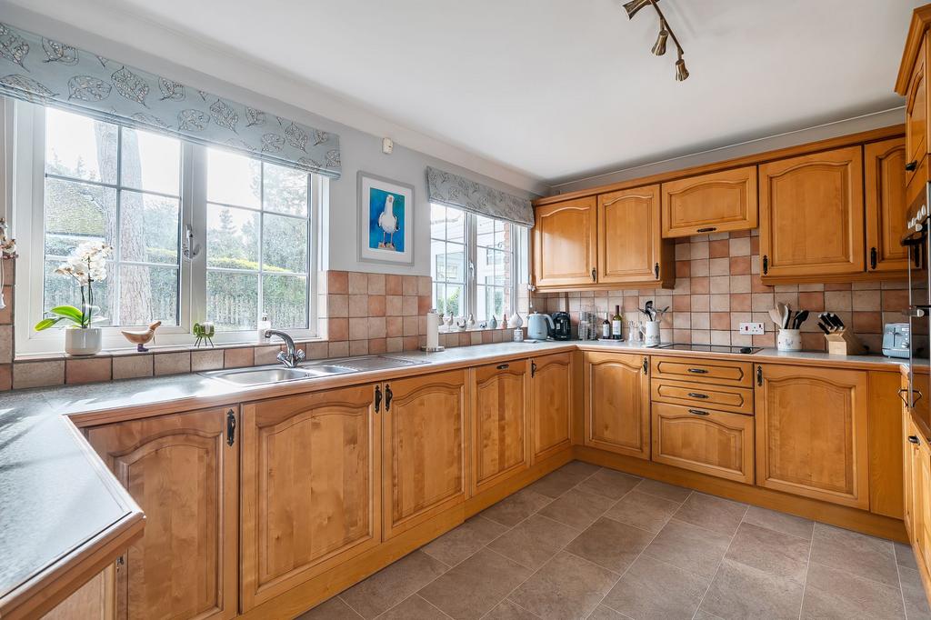 Kitchen / Breakfast Room