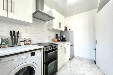 undefined, Hispano Mews, Enfield
