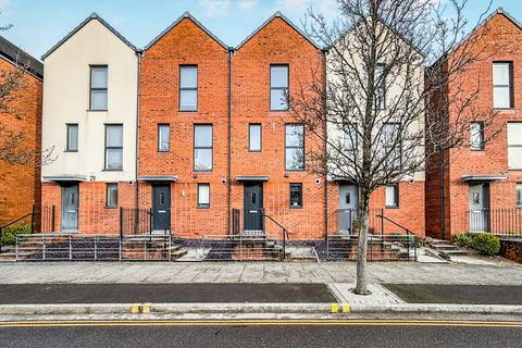 3 bedroom townhouse for sale - Langdon Road, Swansea SA1