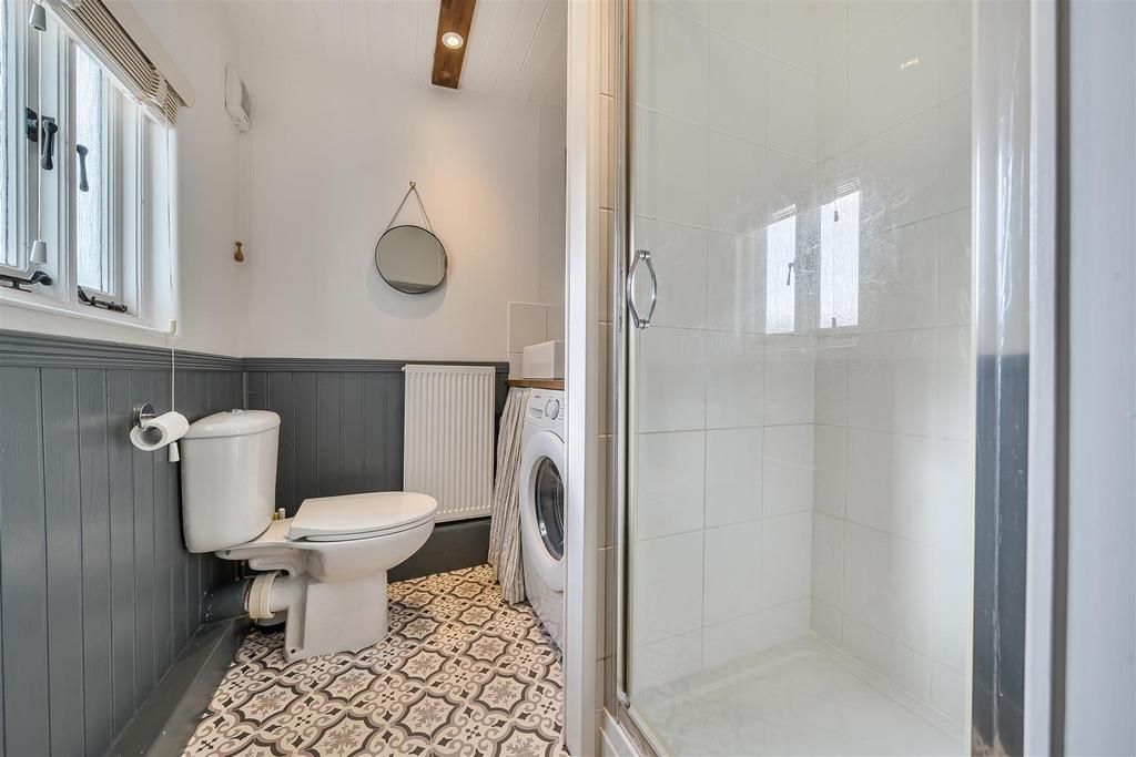 Utility/shower room