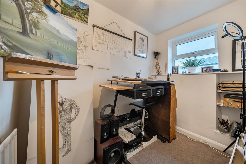 Box room/study/hobbies room