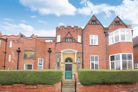 2 bedroom flat for sale, Holbeck Hill, Normanton Rise, YO11