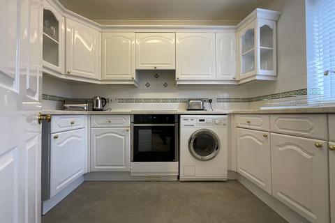 2 bedroom flat for sale, Holbeck Hill, Normanton Rise, YO11