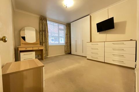 2 bedroom flat for sale, Holbeck Hill, Normanton Rise, YO11