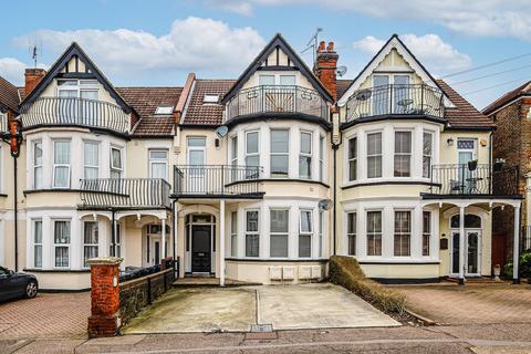 2 bedroom flat for sale, Grosvenor Road, Westcliff-on-sea, SS0