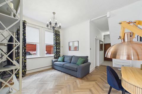 2 bedroom flat for sale, Grosvenor Road, Westcliff-on-sea, SS0